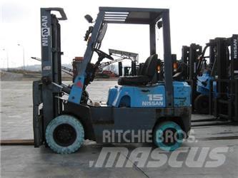 Nissan NJ01A15 Nestekaasutrukit