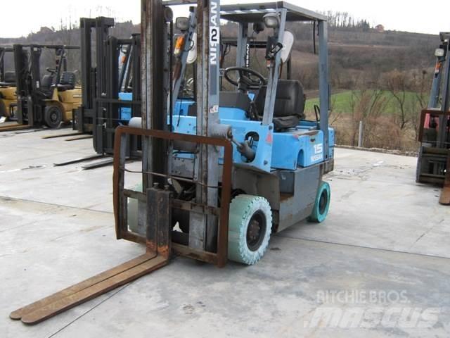 Nissan NJ01A15 Nestekaasutrukit
