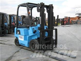 Nissan PJ01A15 Nestekaasutrukit