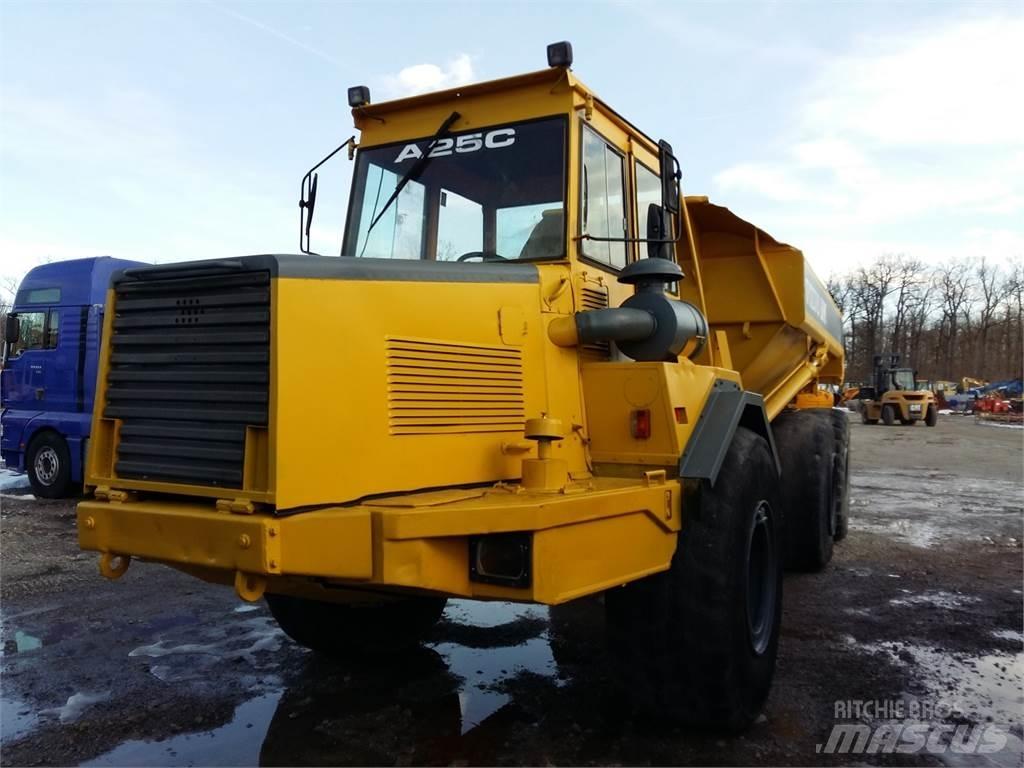 Volvo A25 Dumpperit