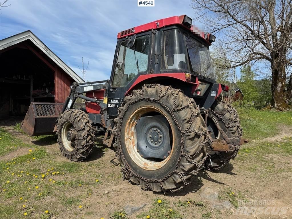 CASE 685 XL Traktorit