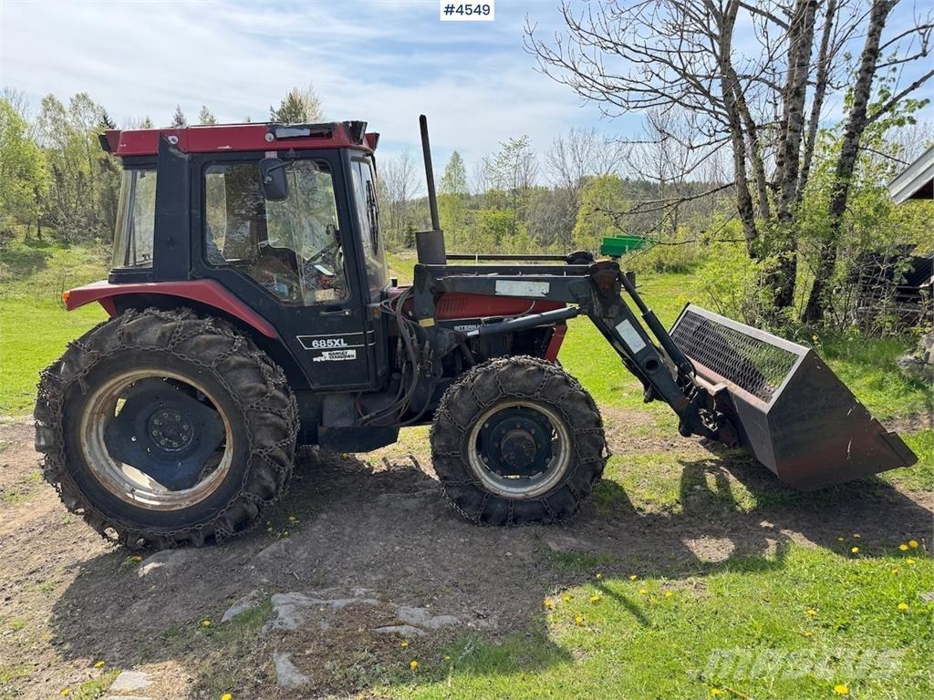 Case IH 685 XL Traktorit