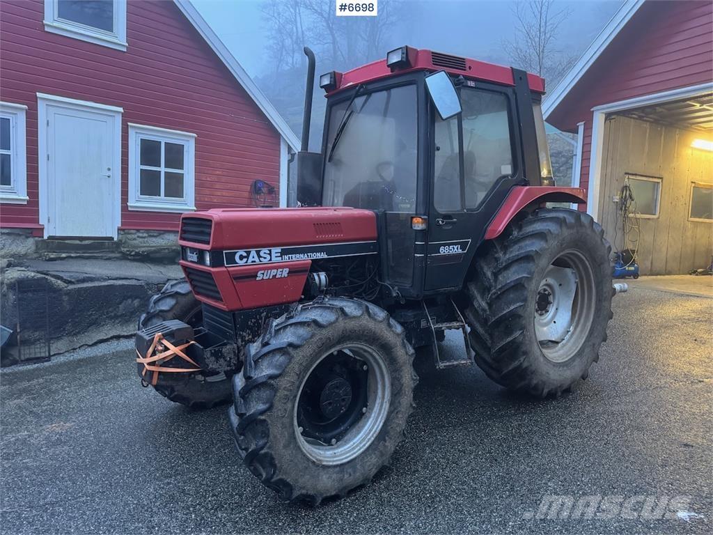 Case IH 685 XL Traktorit