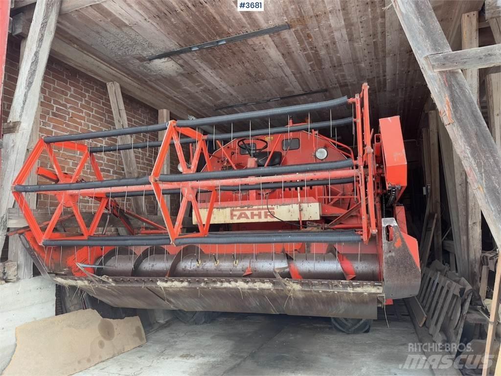 Deutz Fahr M900 Leikkuupuimurit