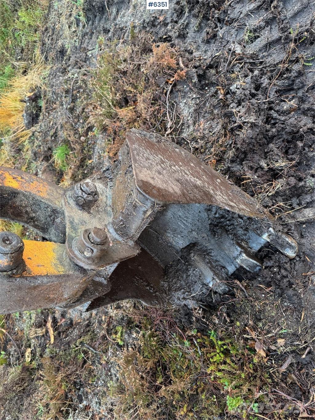 Hanix N 260-2 Telakaivukoneet