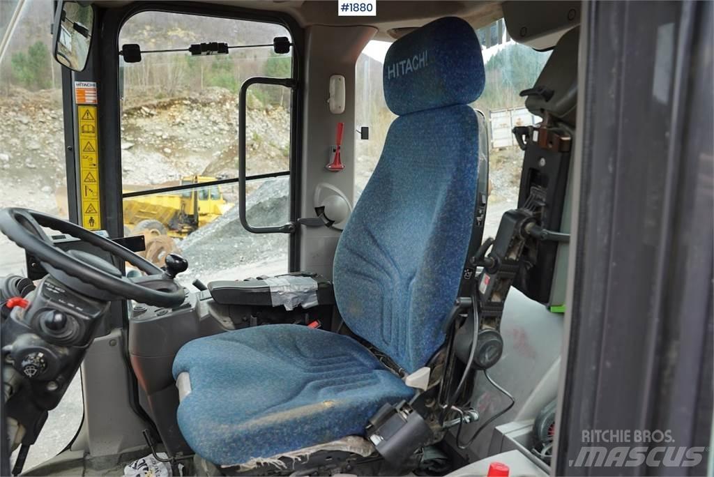 Hitachi ZW220 Pyöräkuormaajat
