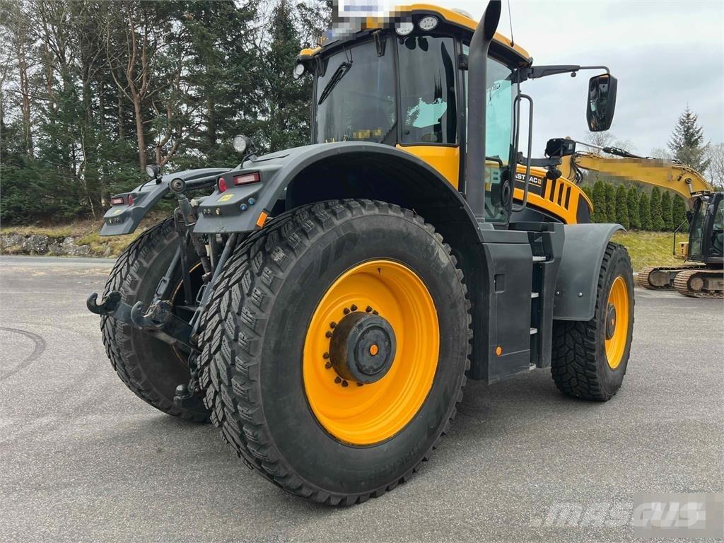 JCB Fastrac 8330 Traktorit