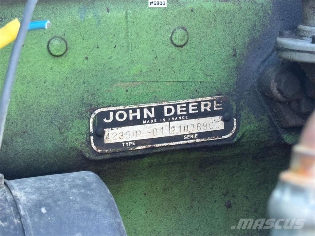 John Deere 2130 Traktorit