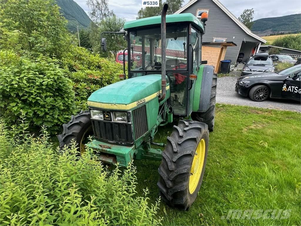 John Deere 5500 Traktorit