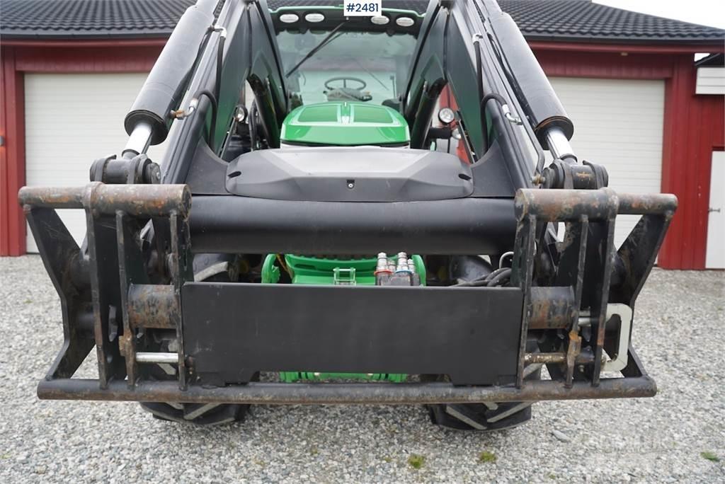 John Deere 6215R Traktorit
