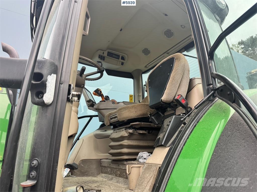 John Deere 6215R Traktorit