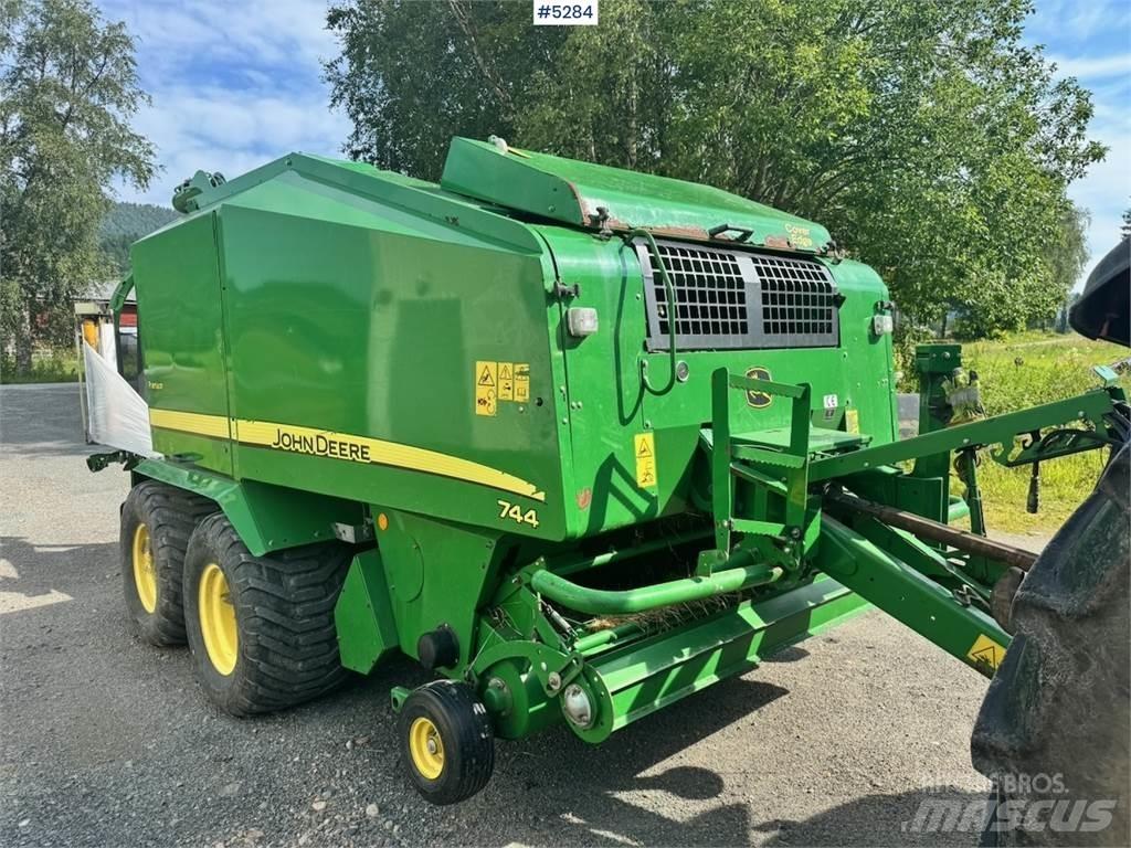 John Deere 744 Muut sadonkorjuukoneet