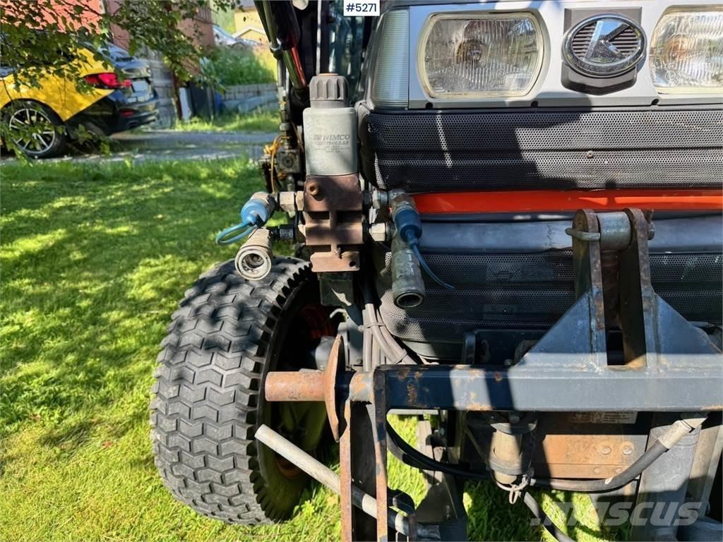 Kubota STA-35 Traktorit