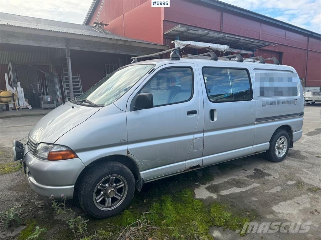 Toyota Hiace Pakettiautot