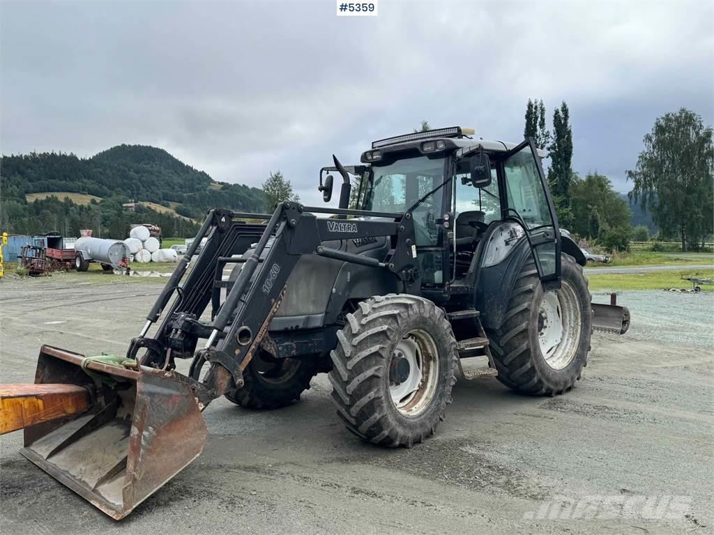 Valtra M120-4 Traktorit