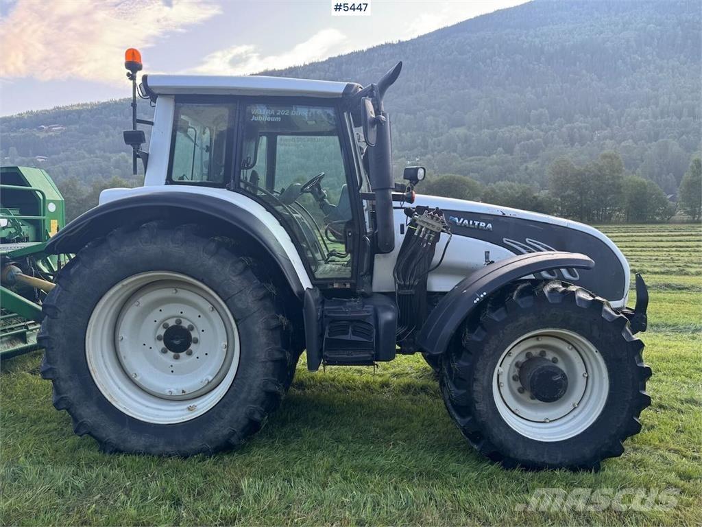 Valtra T202 Traktorit