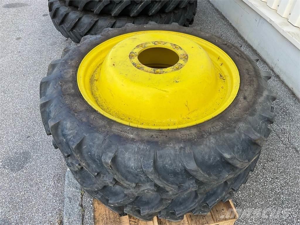  270/95R32 - 340/85R46 Renkaat ja vanteet