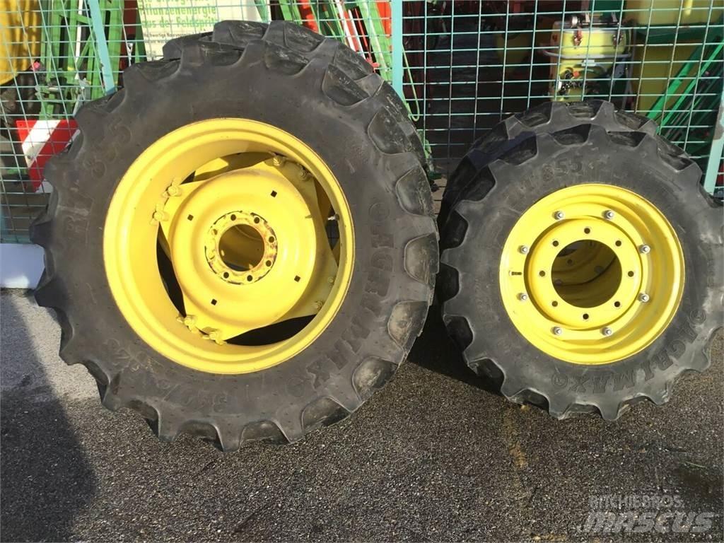  280/85R20 - 340/85R28 Renkaat ja vanteet