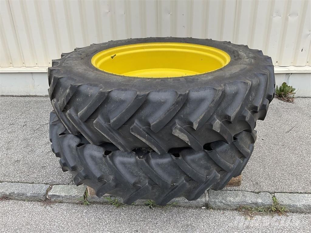  380/95 R 38 Renkaat ja vanteet