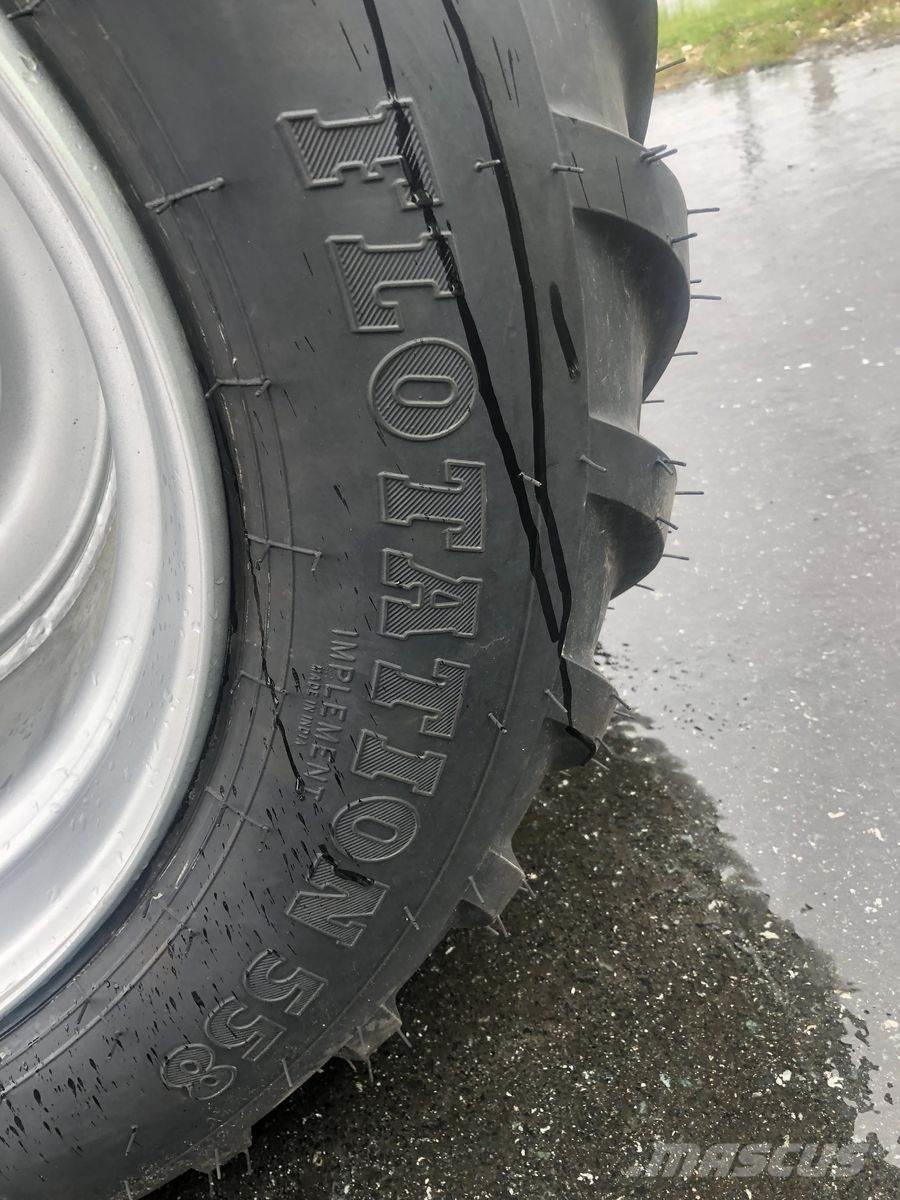 BKT Flotation 558 Renkaat ja vanteet