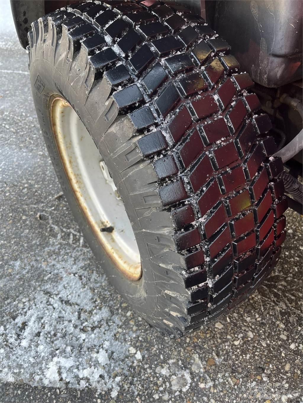 Carraro 4400 HST Tienhoitoautot