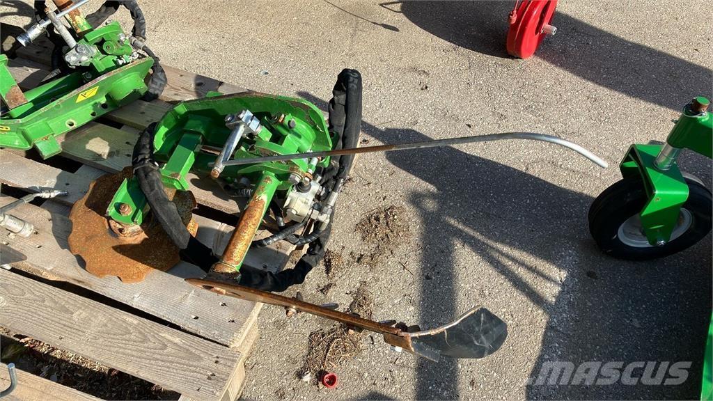  CFS Vinox links Muut viininviljelylaitteet