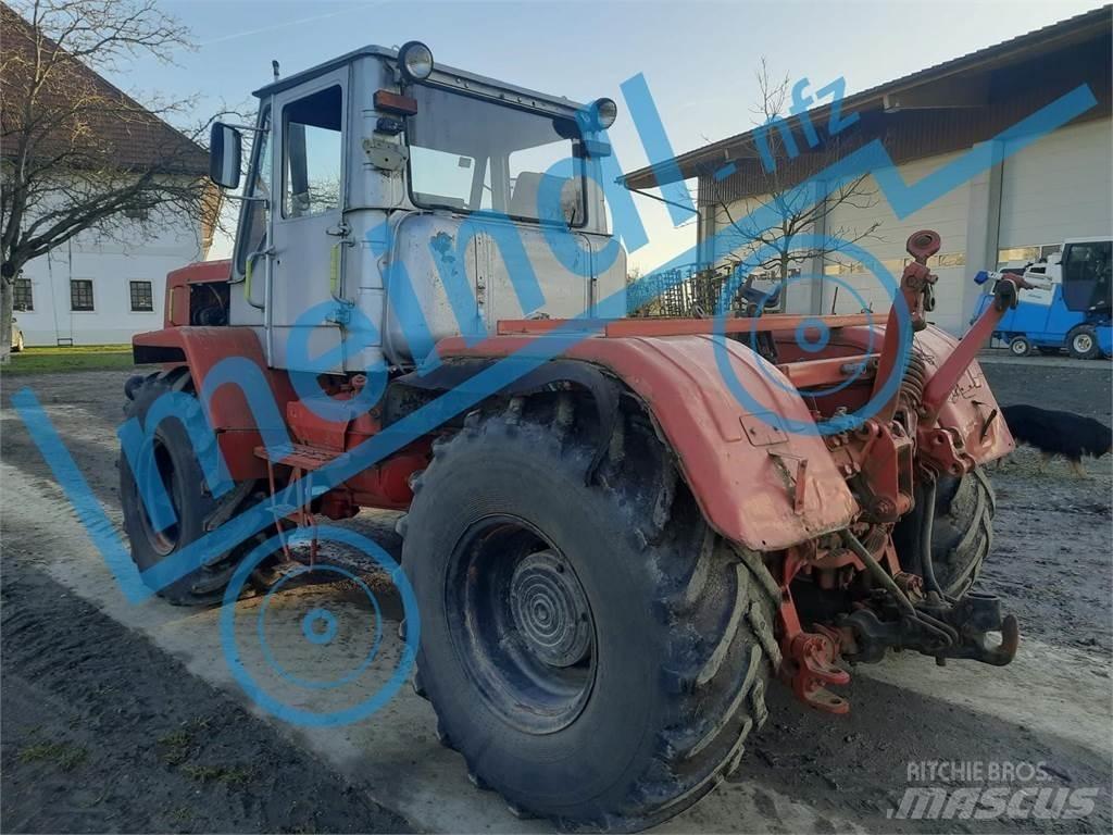Charkow T 150 Traktorit