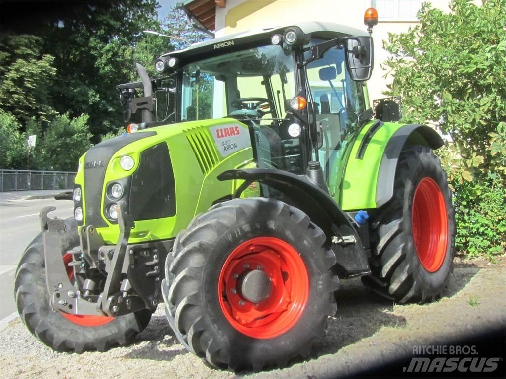 CLAAS Arion 440 Traktorit