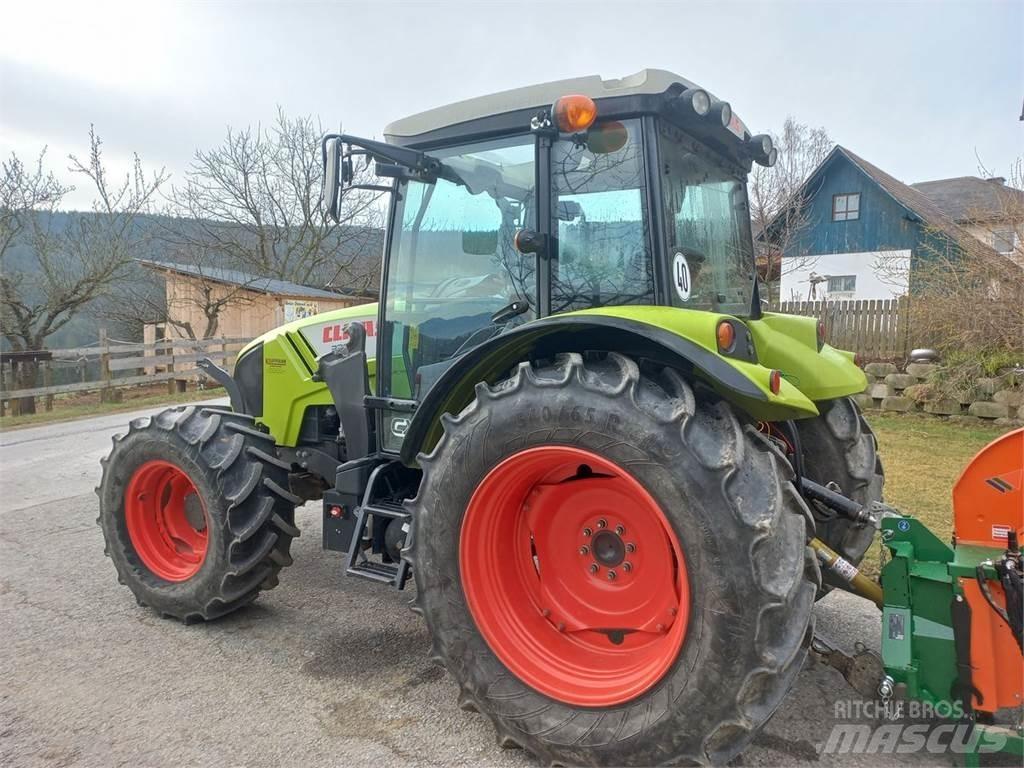CLAAS Axos 330 CX Traktorit