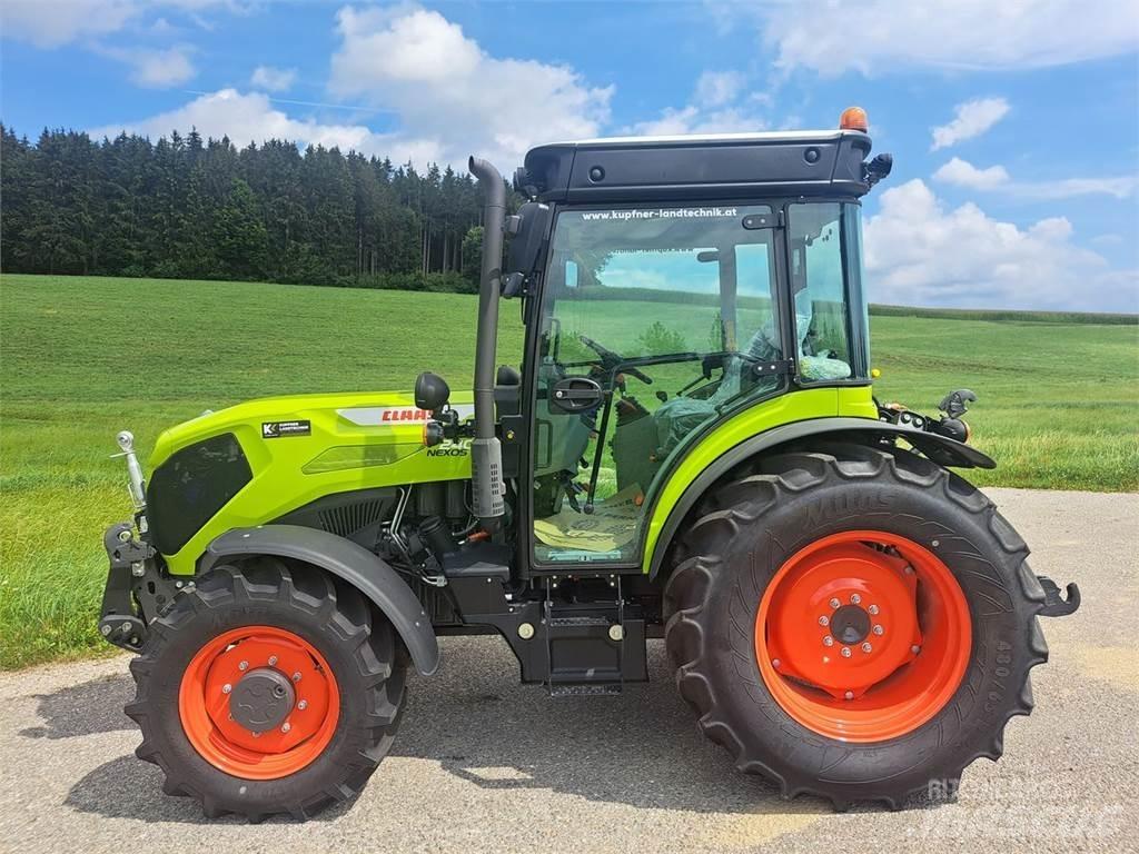 CLAAS Nexos 240 XL Traktorit
