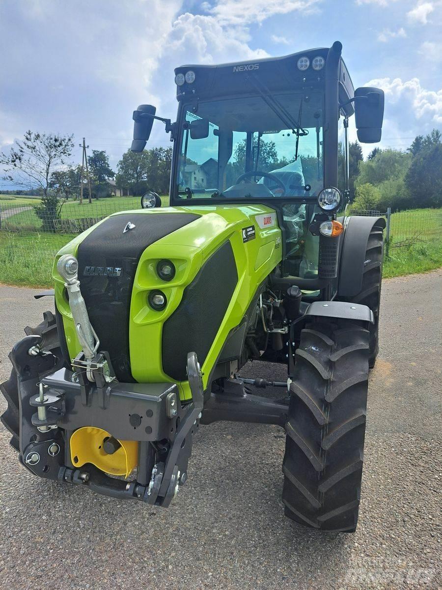 CLAAS Nexos 240 XL Traktorit