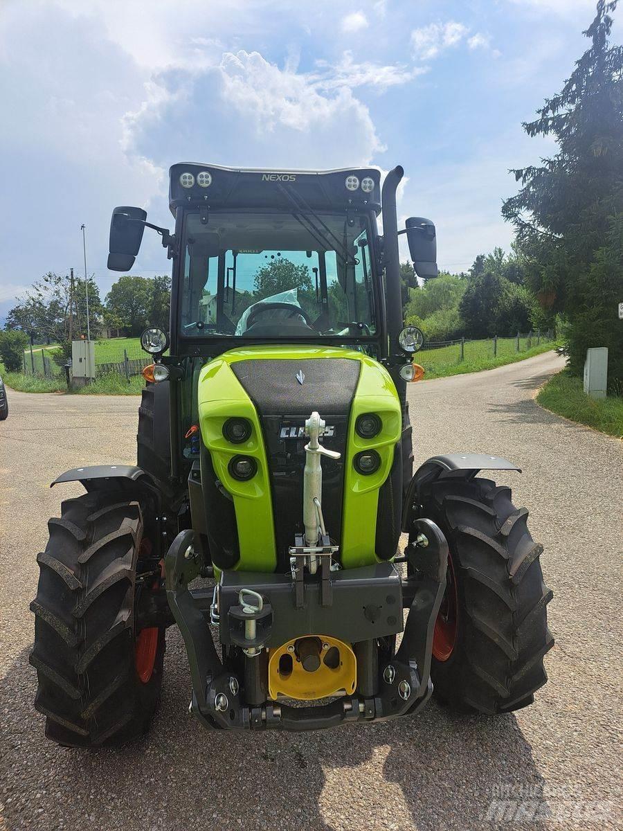 CLAAS Nexos 240 XL Traktorit