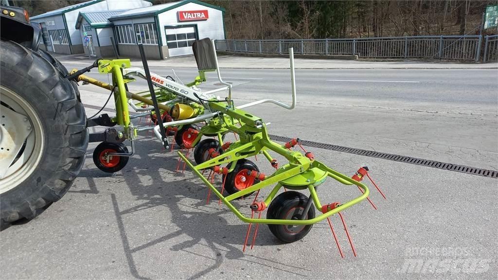 CLAAS Volto 60 Pöyhimet ja haravat