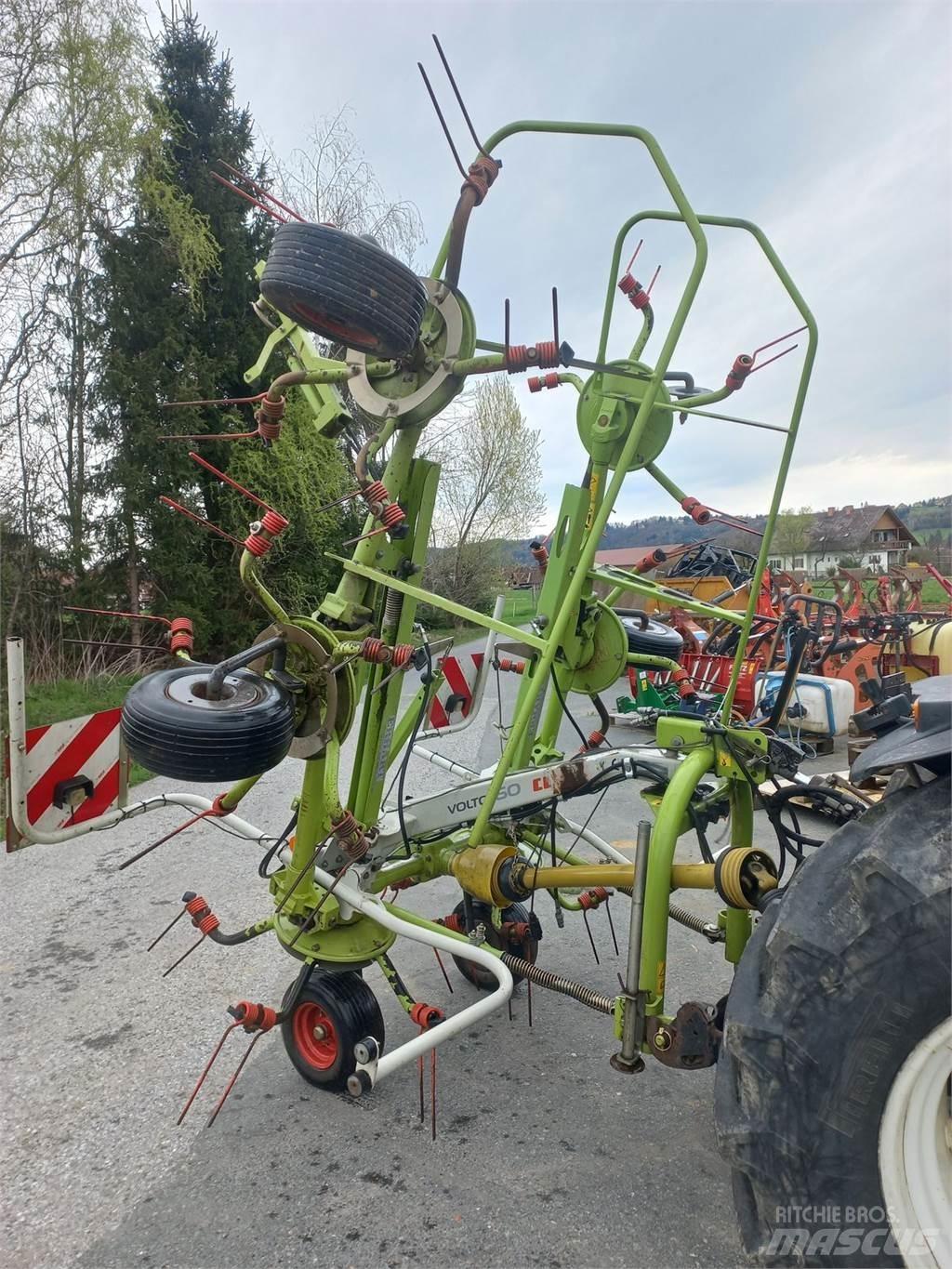 CLAAS Volto 600 Pöyhimet ja haravat