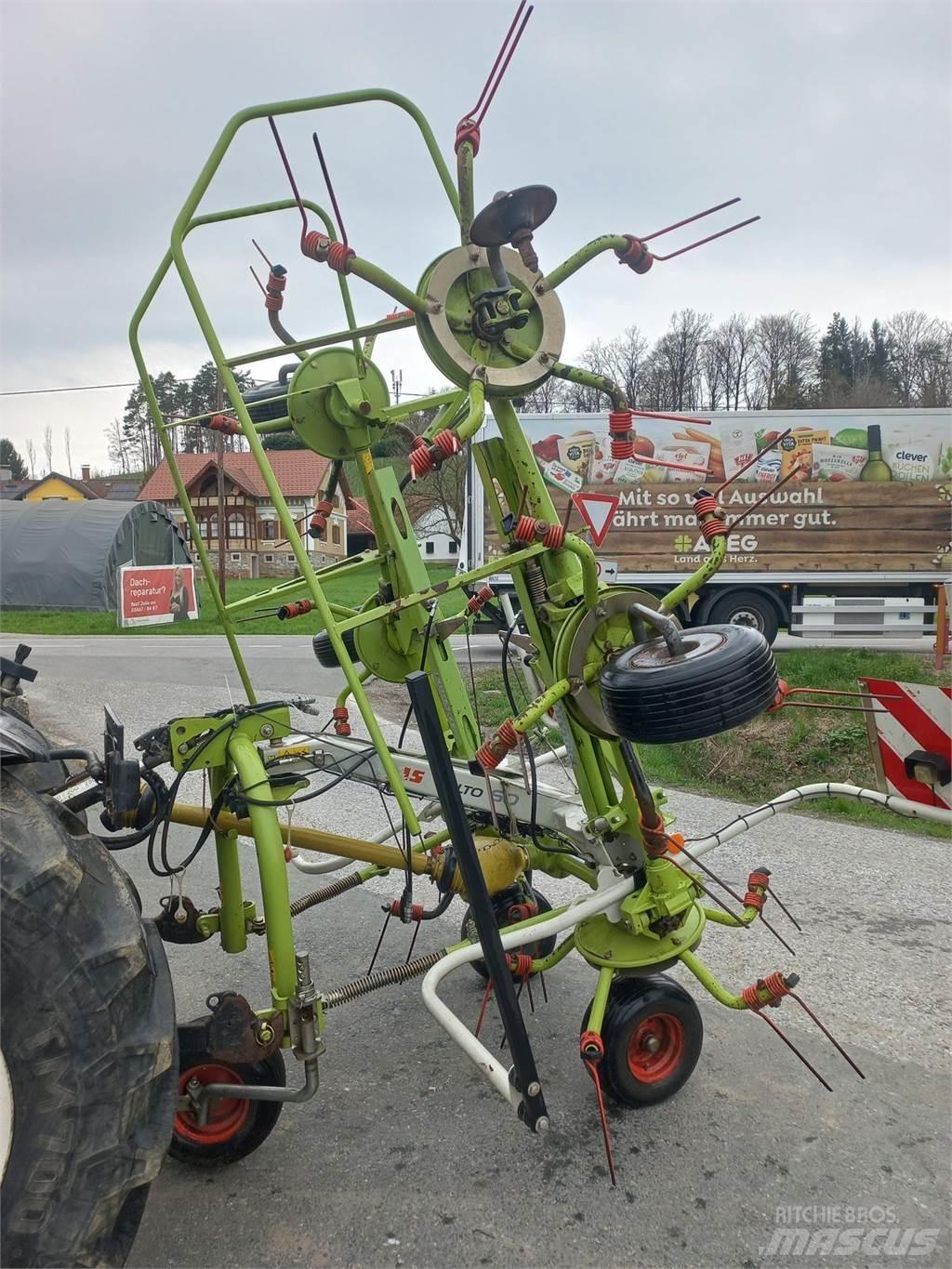 CLAAS Volto 600 Pöyhimet ja haravat