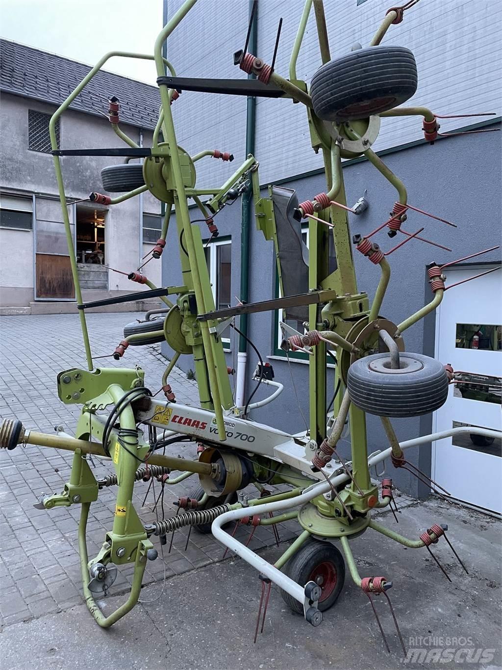CLAAS VOLTO 700 Pöyhimet ja haravat