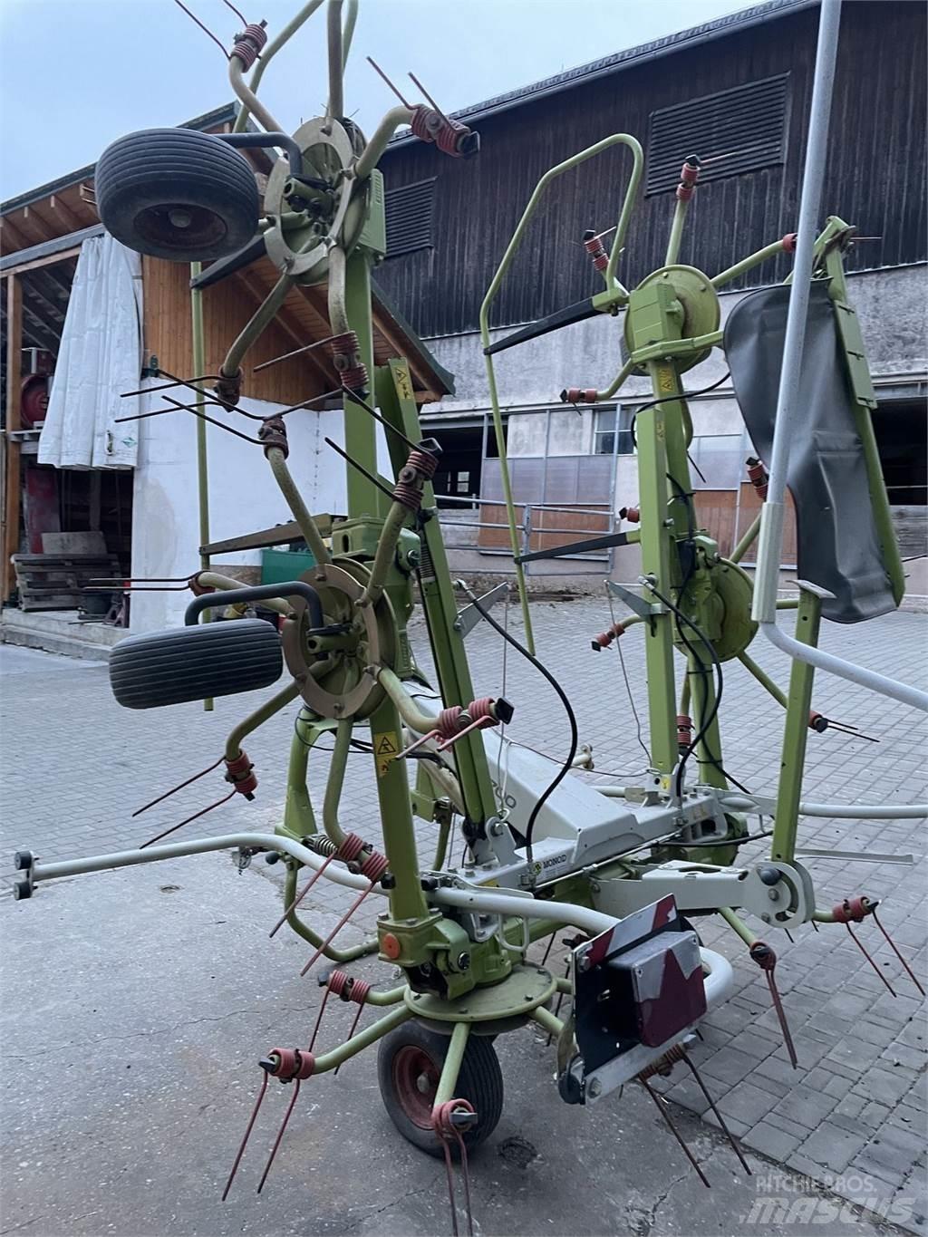 CLAAS VOLTO 700 Pöyhimet ja haravat
