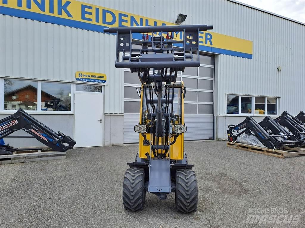 Eurotrac W 11 Etukuormaimet ja kaivuulaitteet