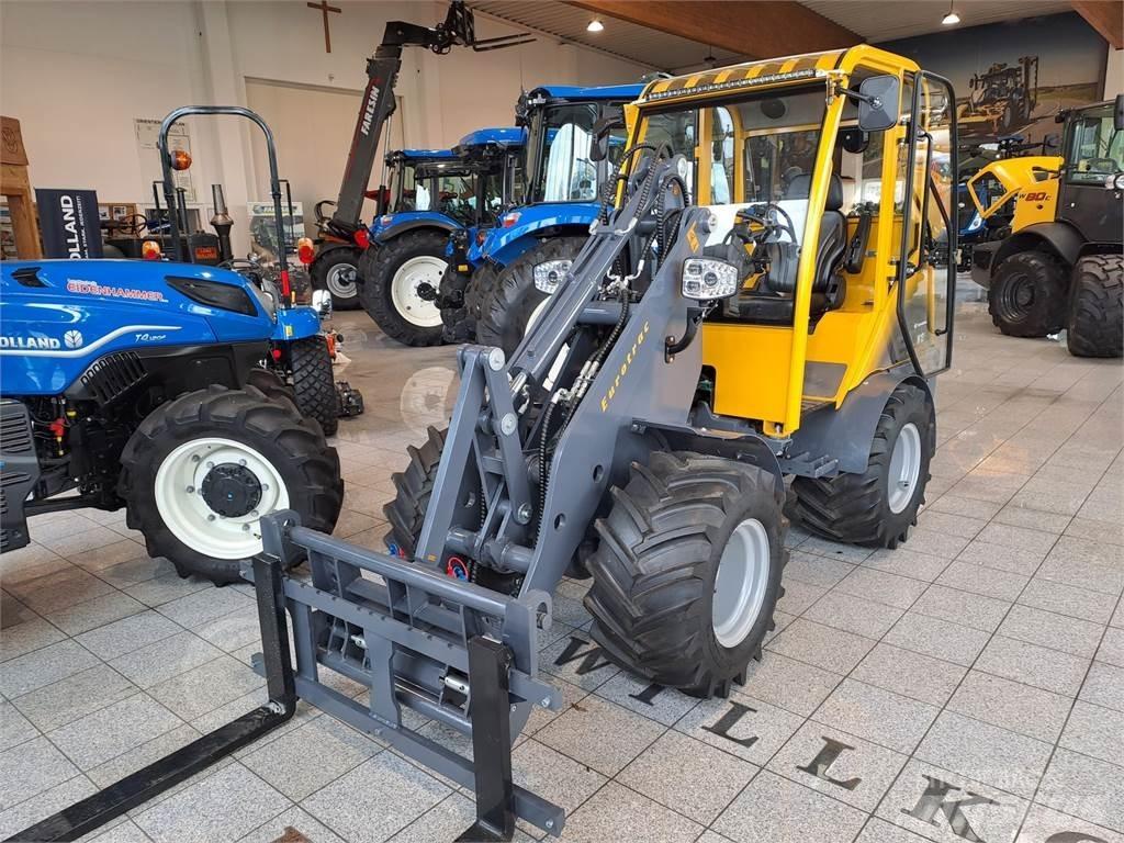 Eurotrac W 12 S Etukuormaimet ja kaivuulaitteet