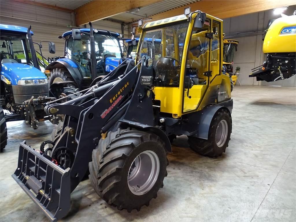 Eurotrac W 13 Etukuormaimet ja kaivuulaitteet