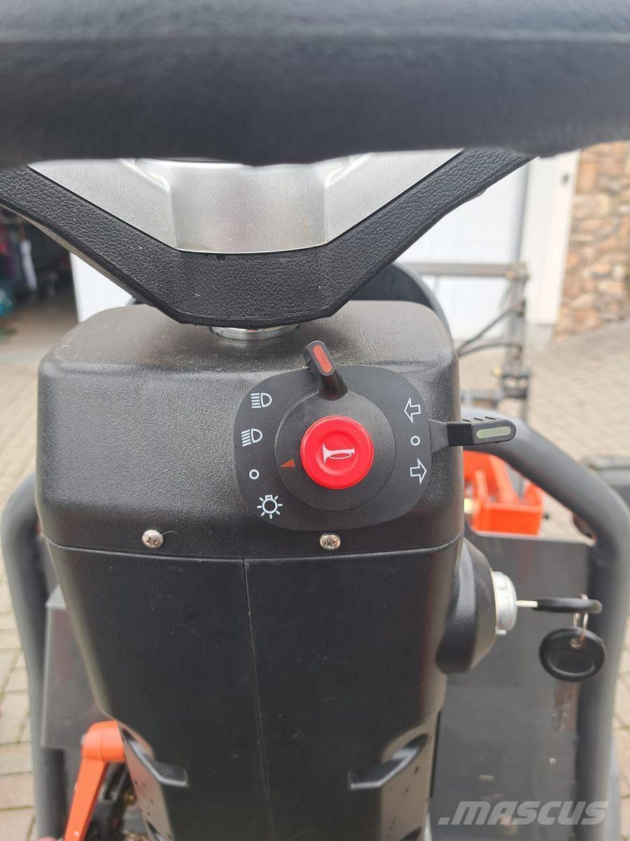 Everun EREL 05 Etukuormaimet ja kaivuulaitteet