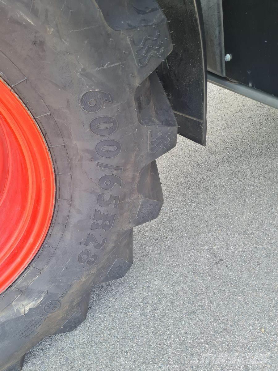 Fendt 718 Vario Traktorit