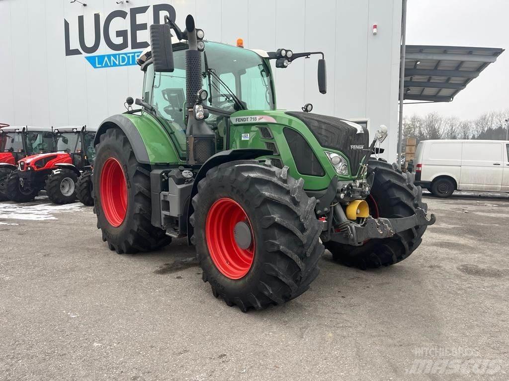 Fendt 718 Vario Traktorit