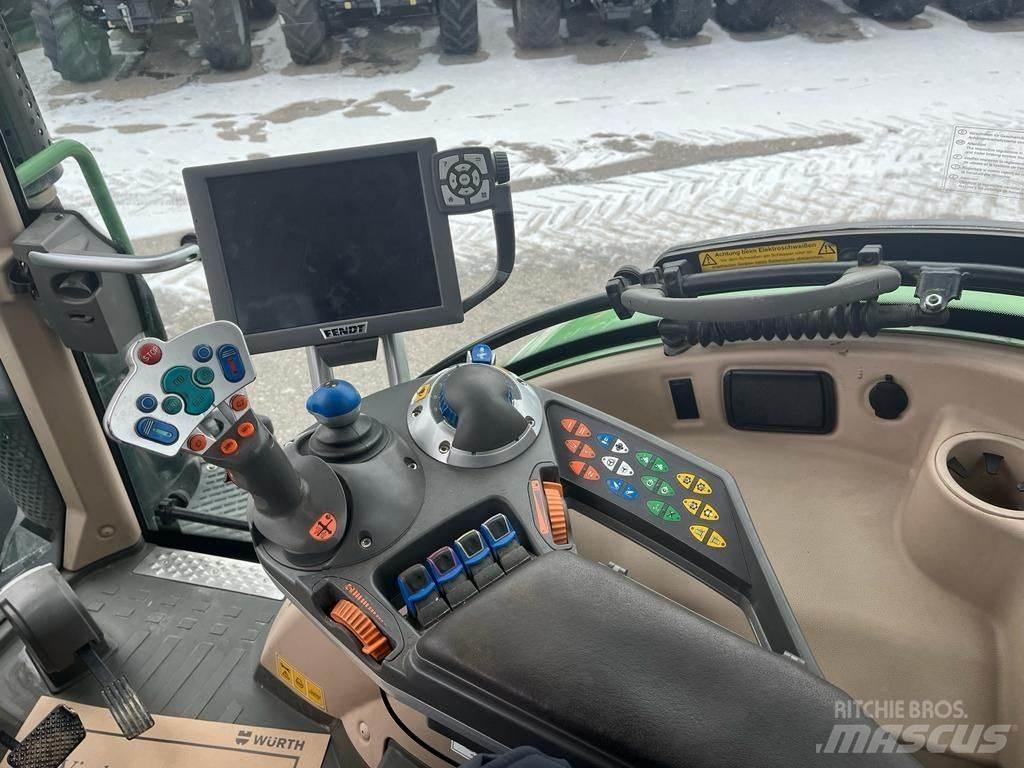 Fendt 718 Vario Traktorit