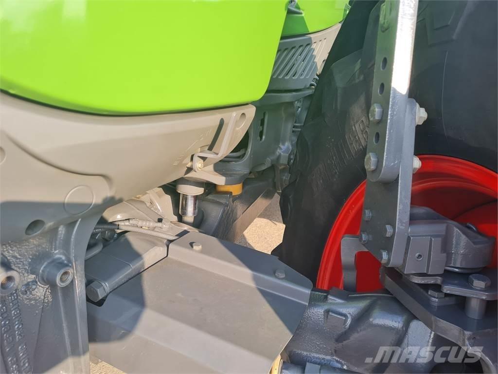 Fendt 724 Vario Traktorit