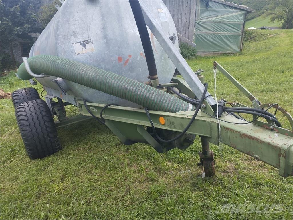 Fliegl  Lietteen levittimet
