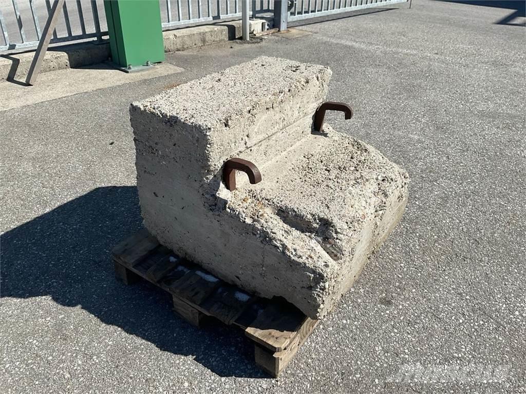  Gewicht 400 kg Lisävarusteet ja komponentit