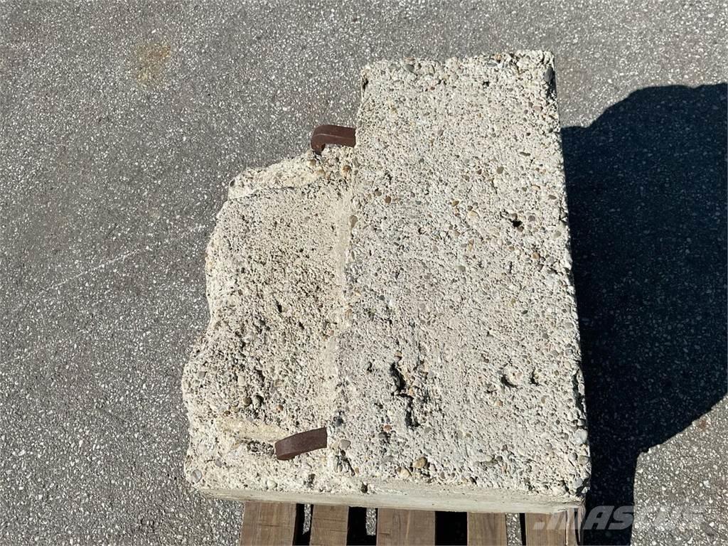  Gewicht 400 kg Lisävarusteet ja komponentit