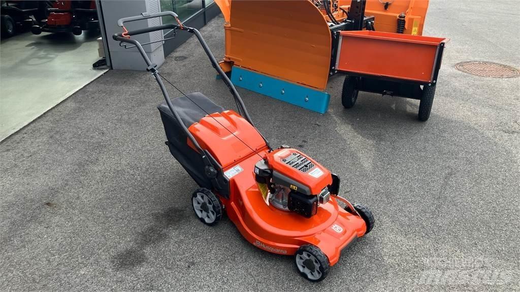 Husqvarna LC 253S Päältäajettavat ruohonleikkurit