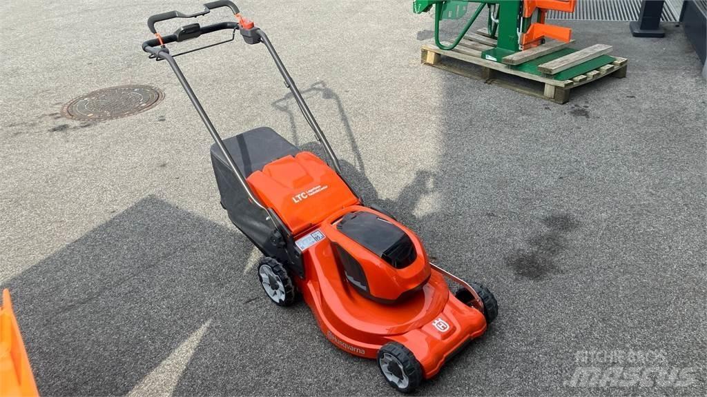 Husqvarna LC 347iVX Päältäajettavat ruohonleikkurit
